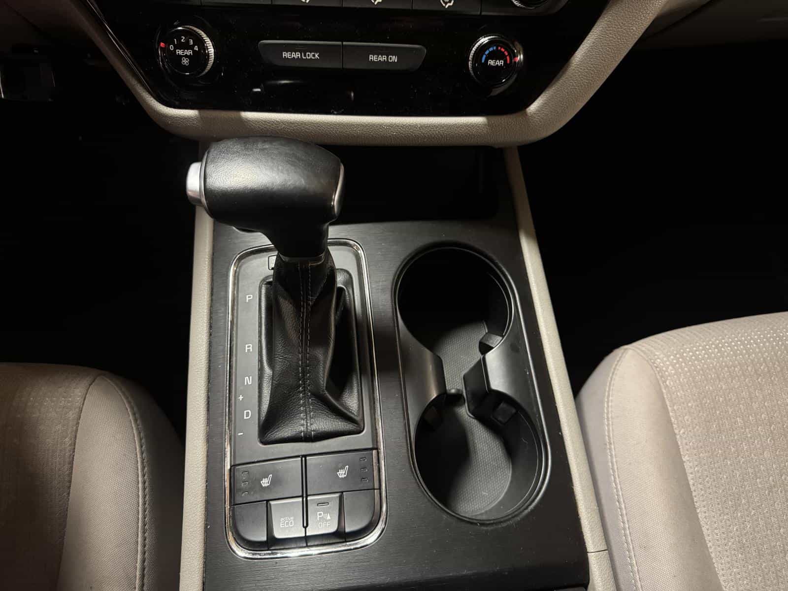 2018 Kia Sedona Lx LX - Image 11