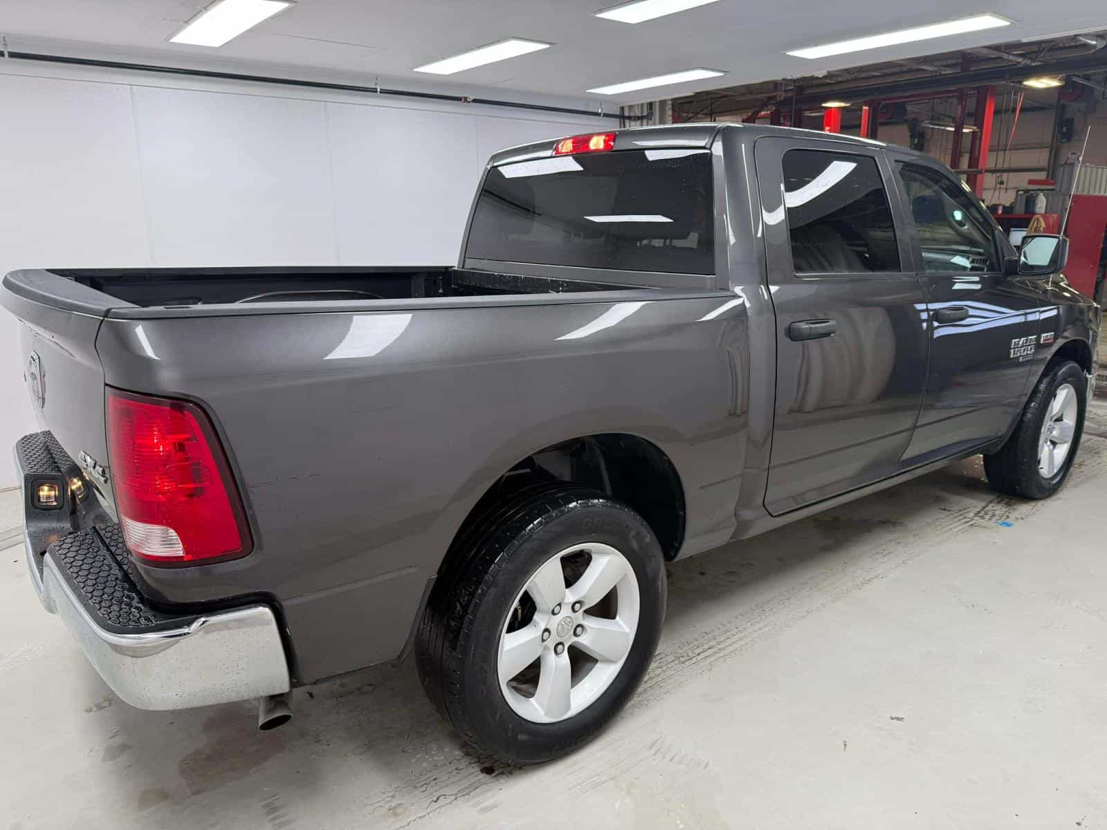 2023 RAM 1500 Classic SLT - Image 4