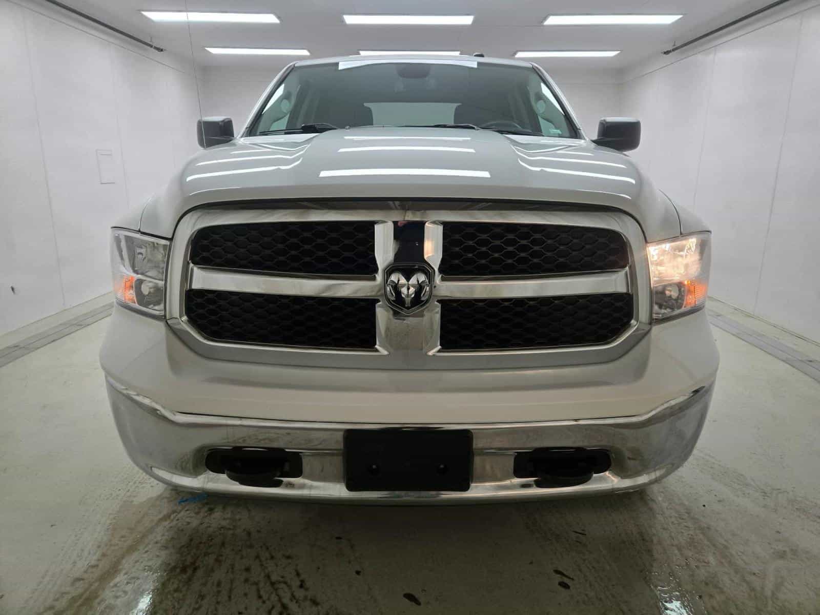 2023 RAM 1500 CLASSIC SLT SLT - Image 2