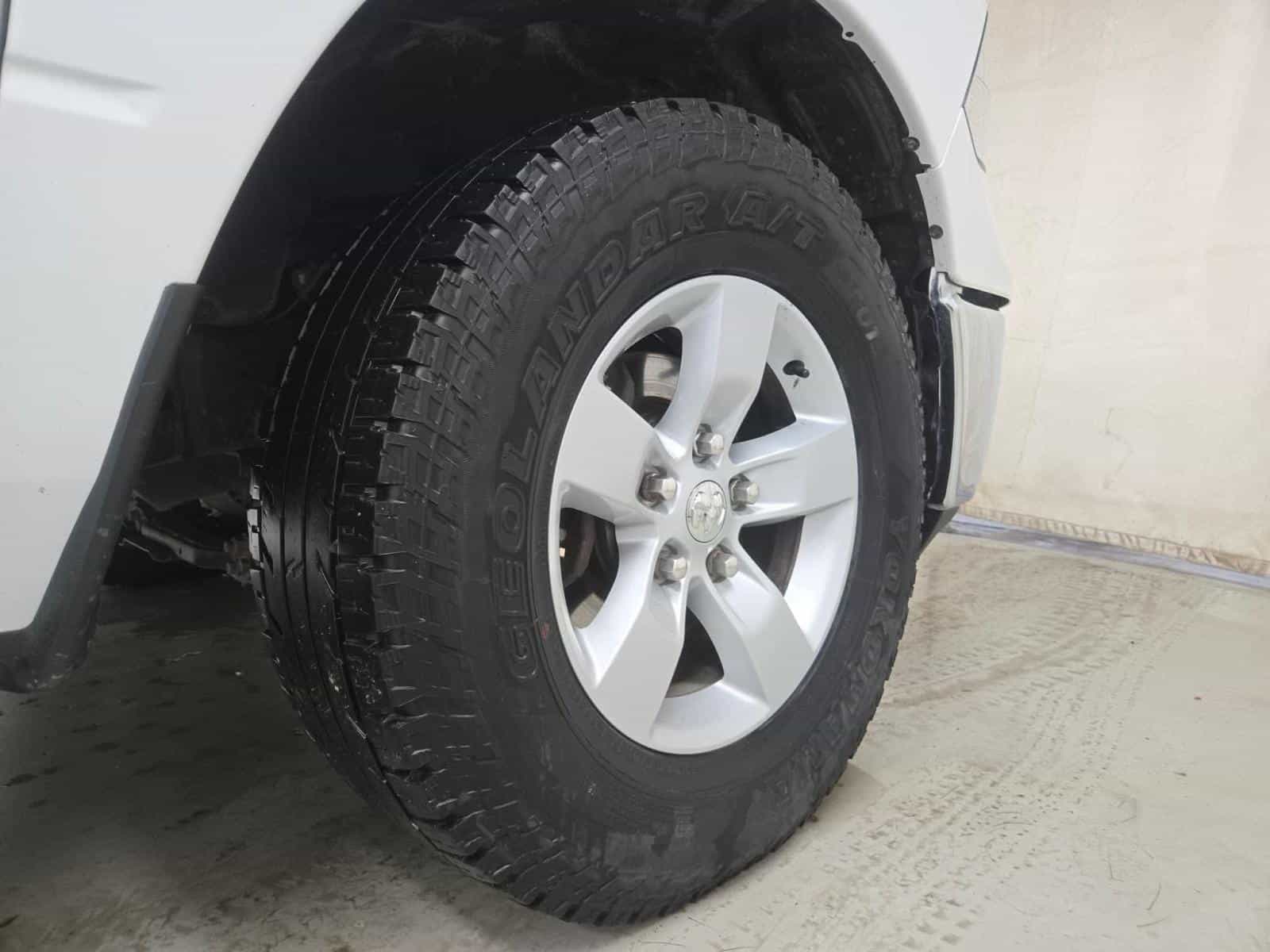 2023 RAM 1500 CLASSIC SLT SLT - Image 8