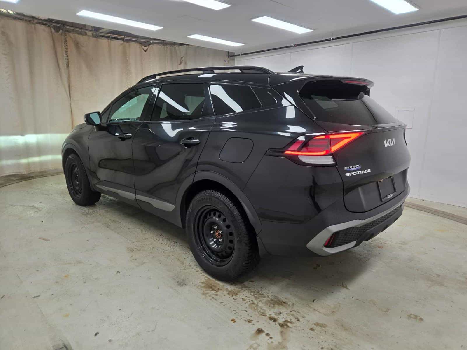 2023 Kia Sportage X-Line Limited - Image 4