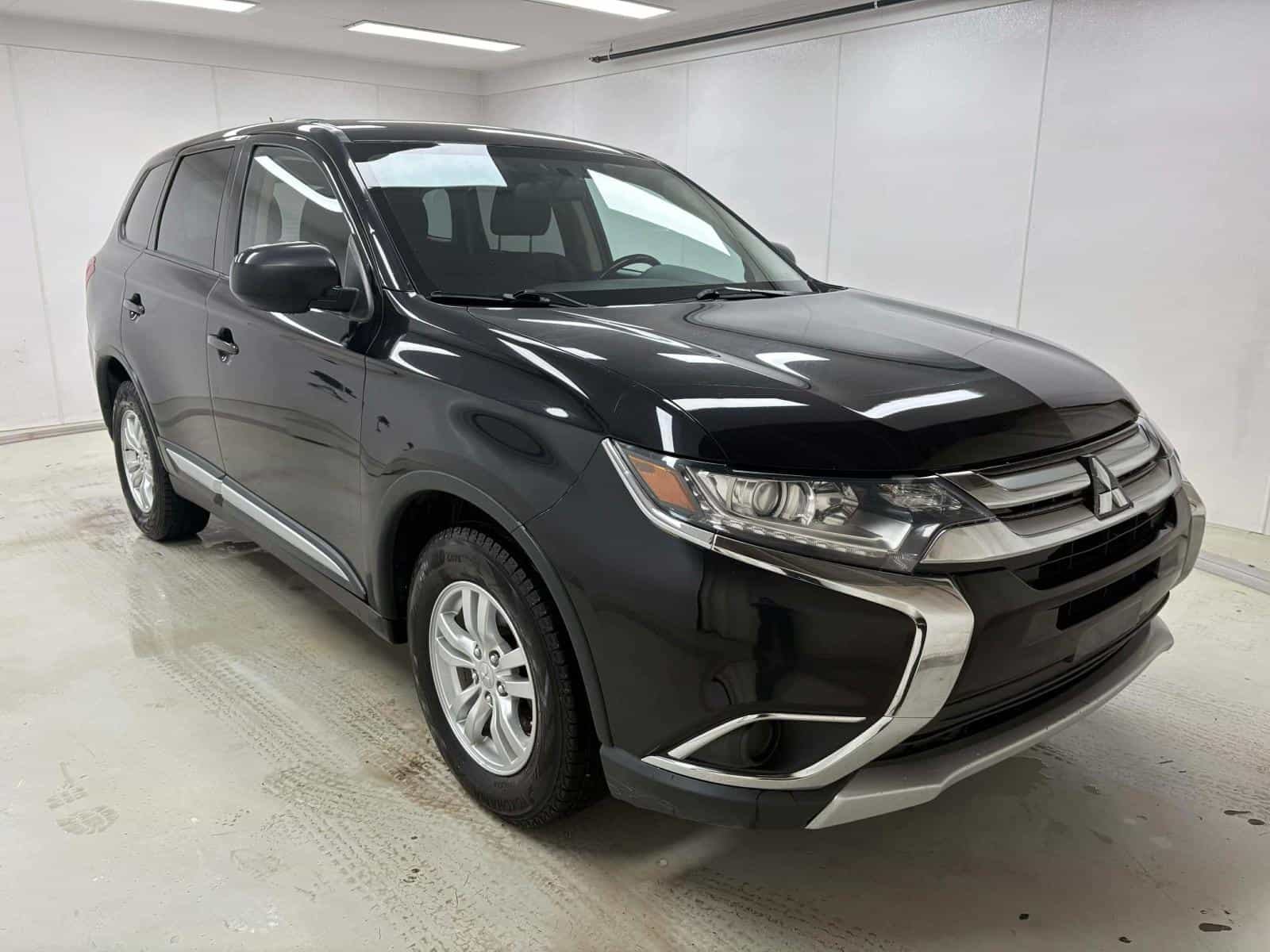 2016 Mitsubishi OUTLANDER ES ES - Image 3