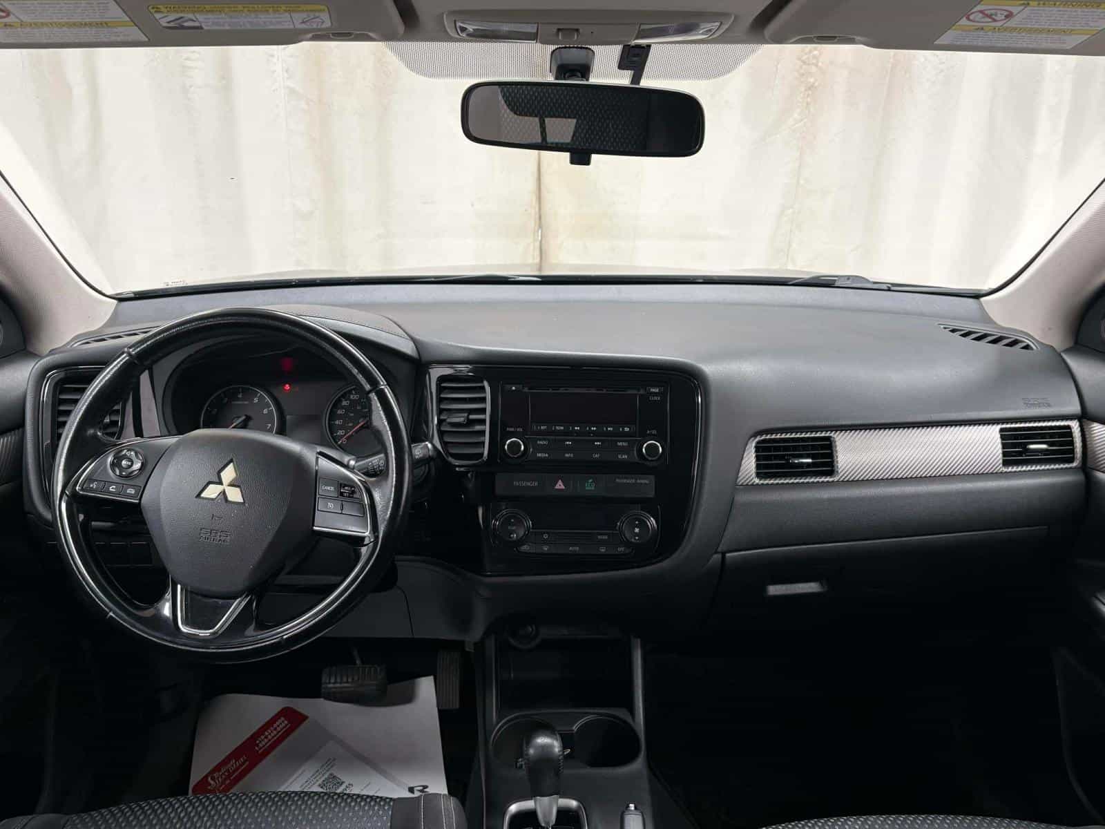 Image 8 Mitsubishi OUTLANDER ES ES 2016