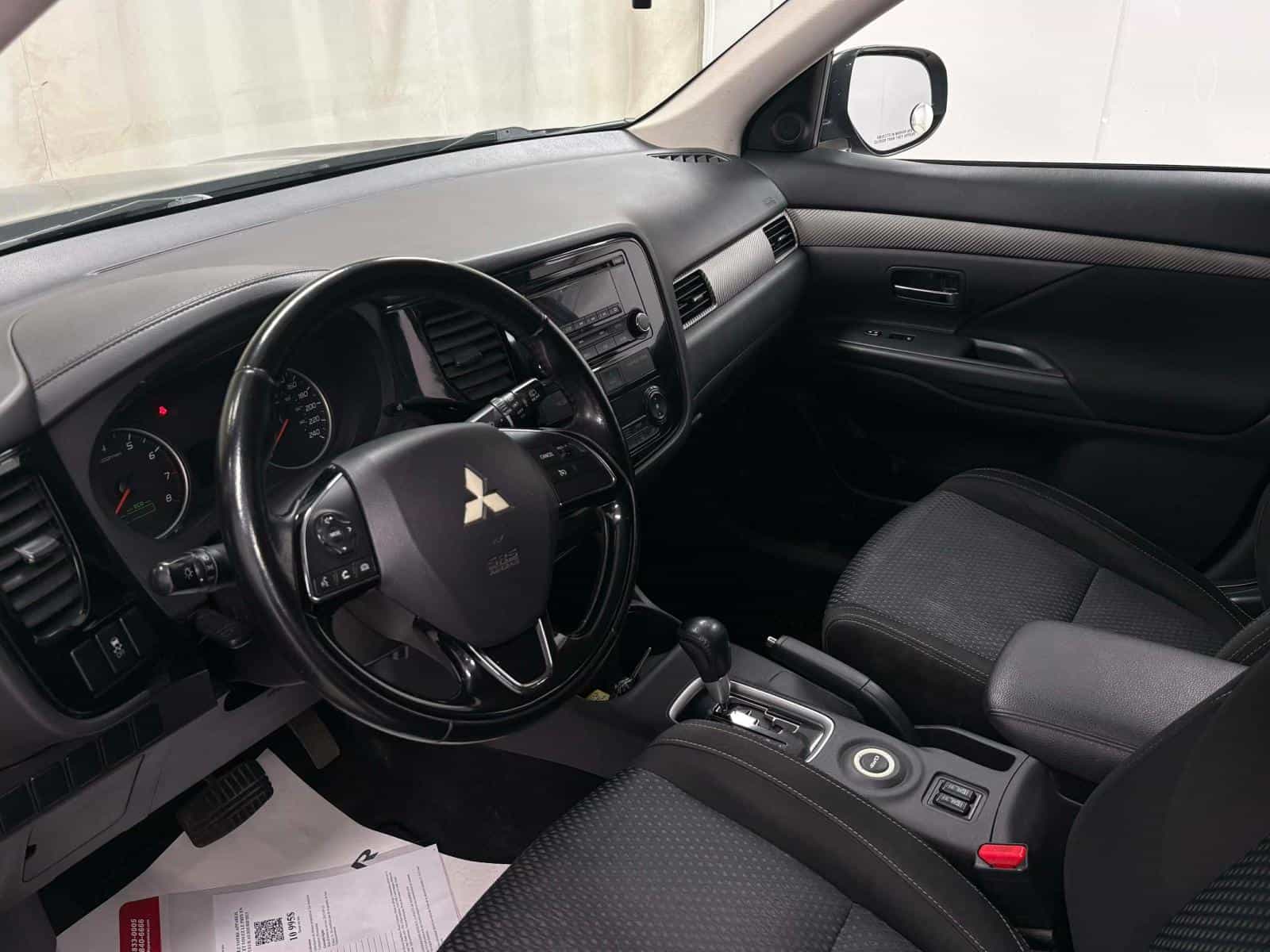 2016 Mitsubishi OUTLANDER ES ES - Image 9