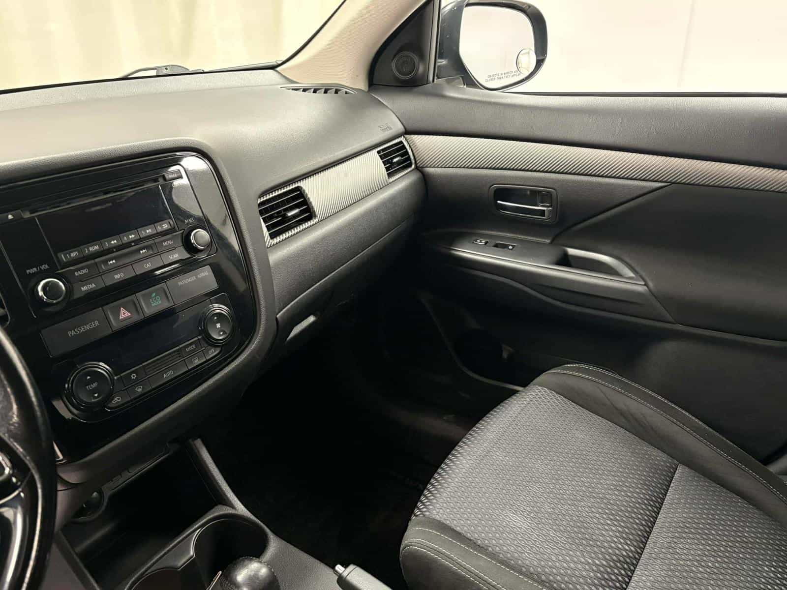 2016 Mitsubishi OUTLANDER ES ES - Image 10