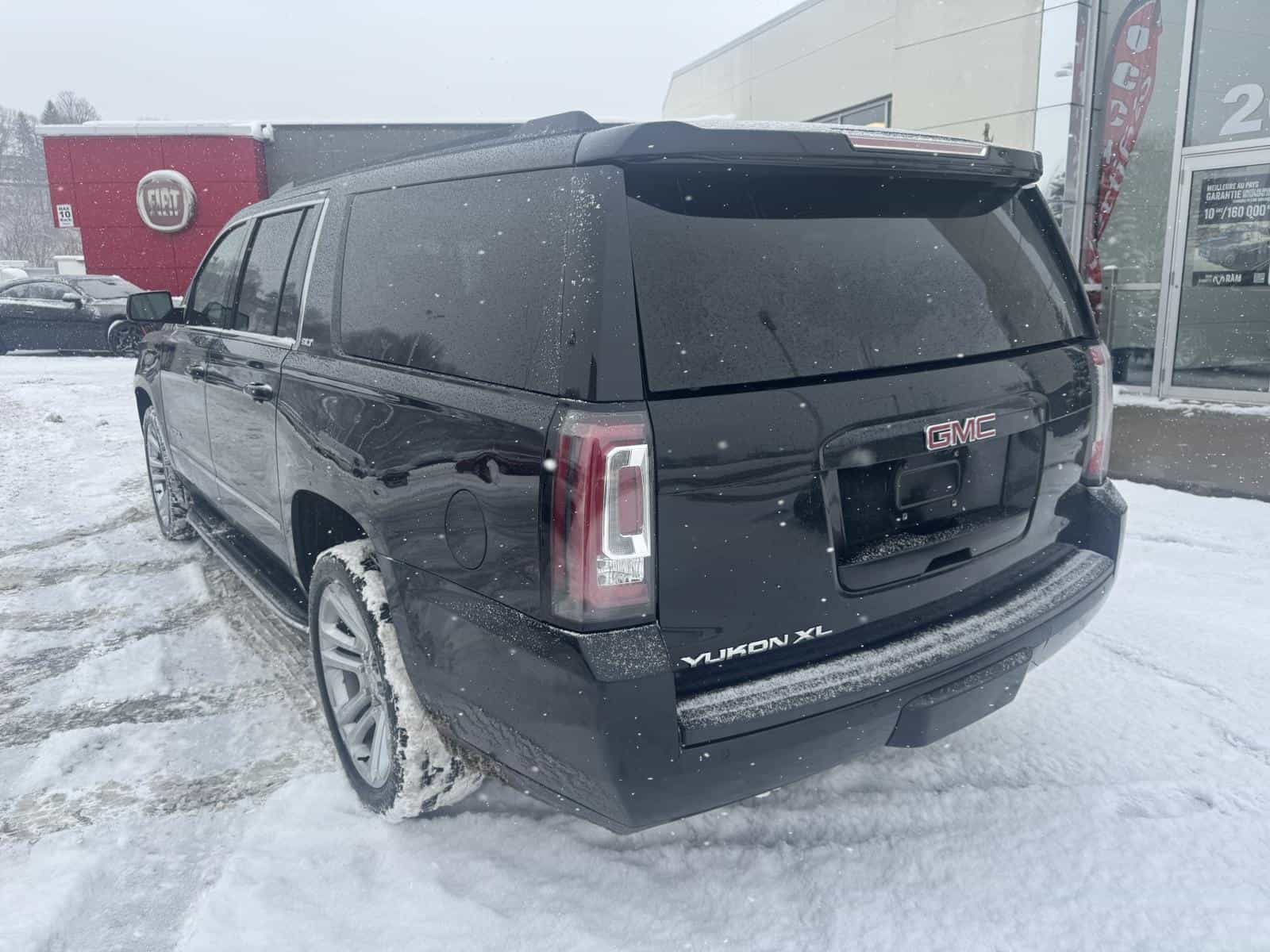 2020 GMC Yukon XL SLT - Image 3