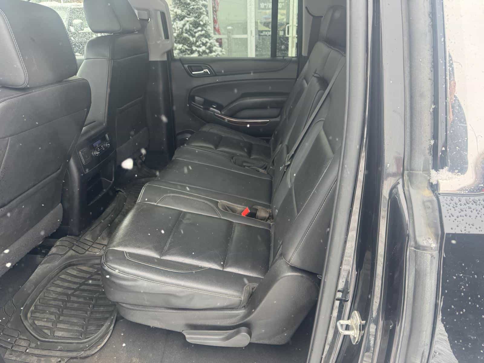 2020 GMC Yukon XL SLT - Image 9