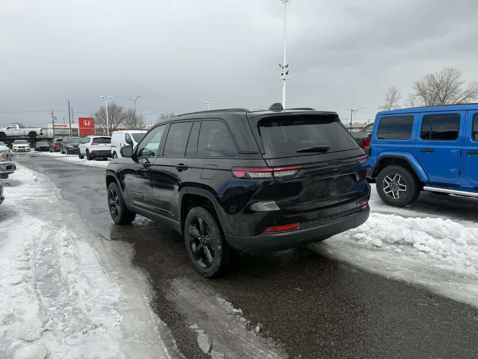 2025 Jeep Grand Cherokee Altitude - Image 4