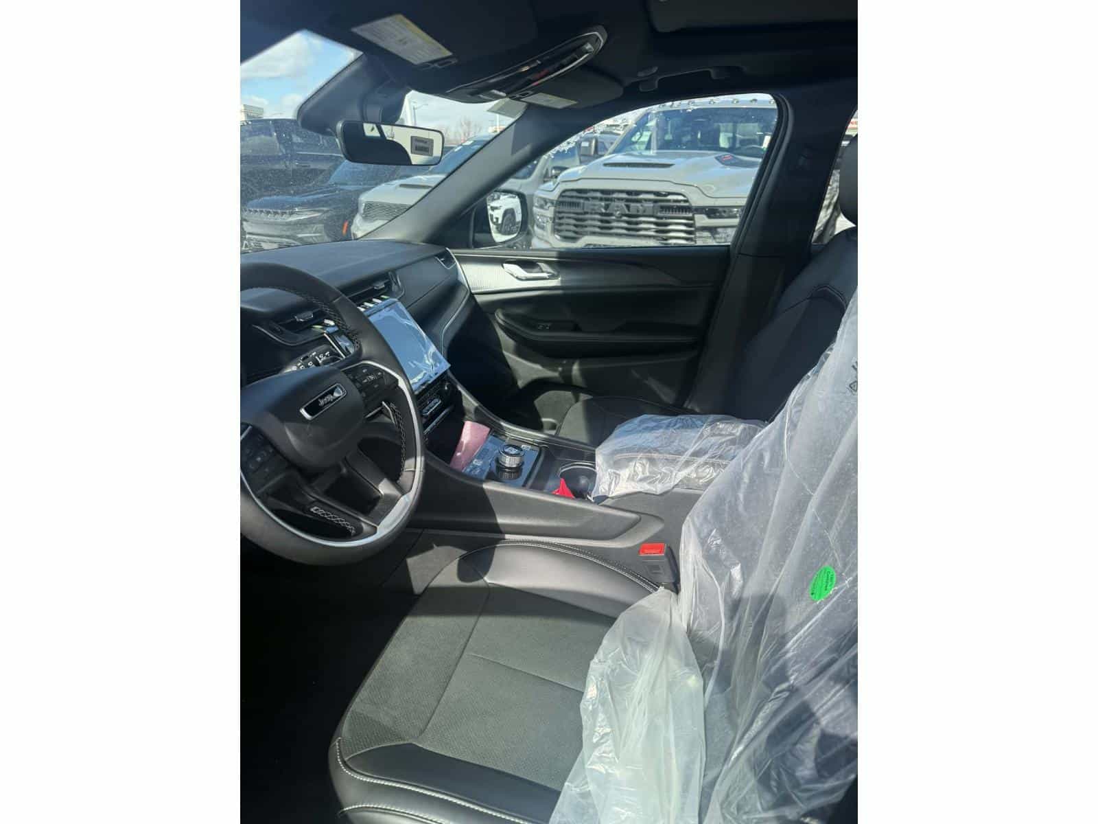 Image 3 Jeep Grand Cherokee Altitude 2025