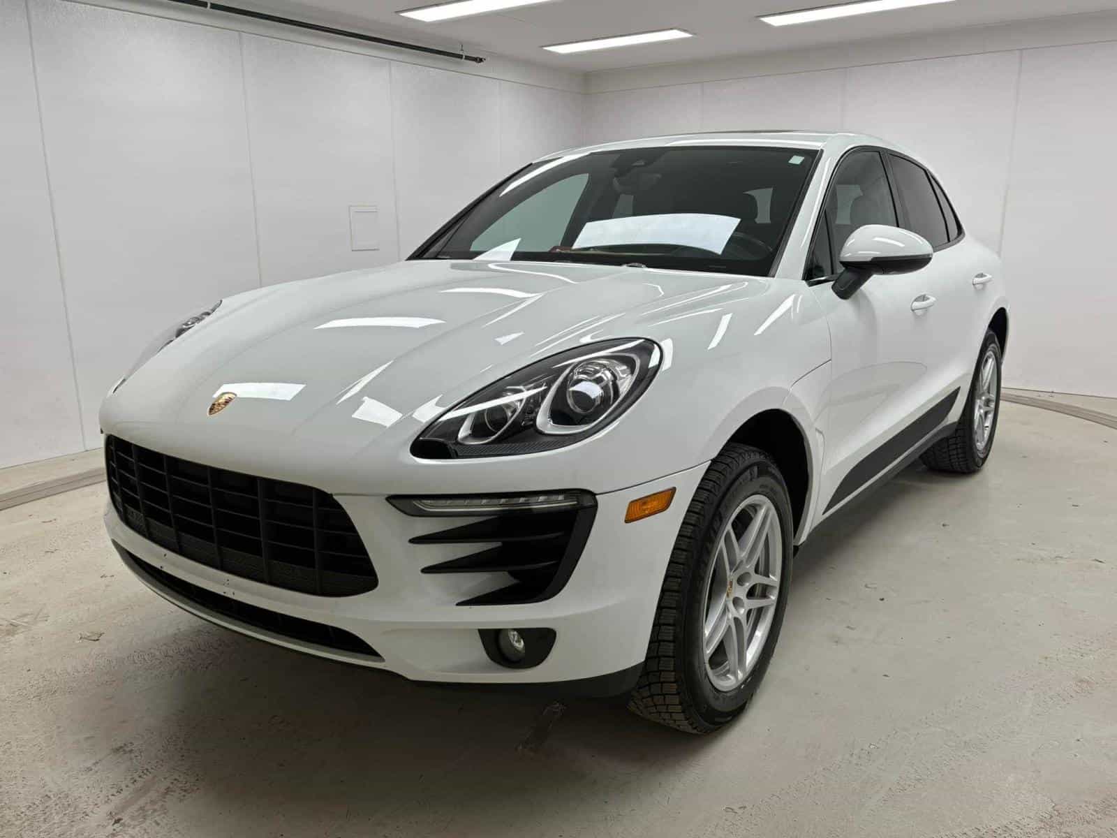 2018 Porsche Macan Base - Image 1