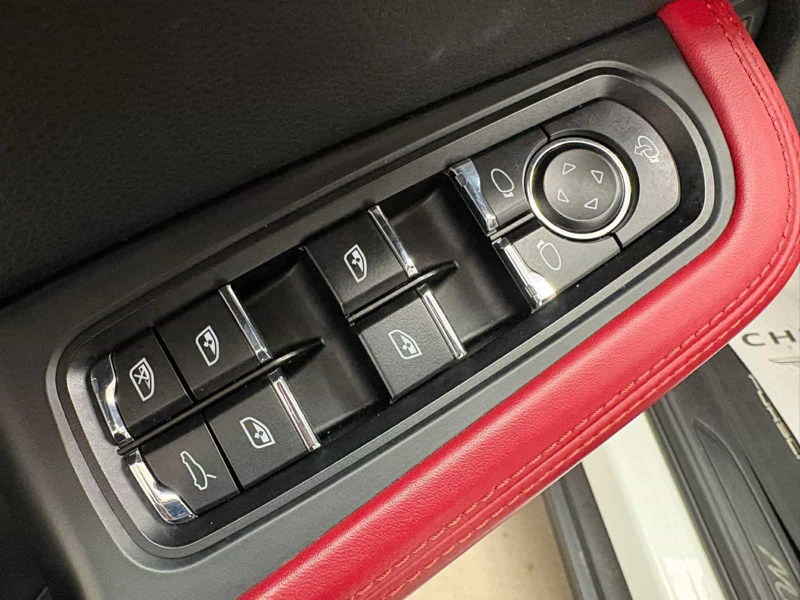 Image 12 Porsche Macan Base 2018