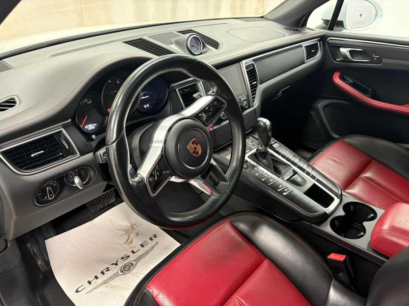 2018 Porsche Macan Base - Image 14