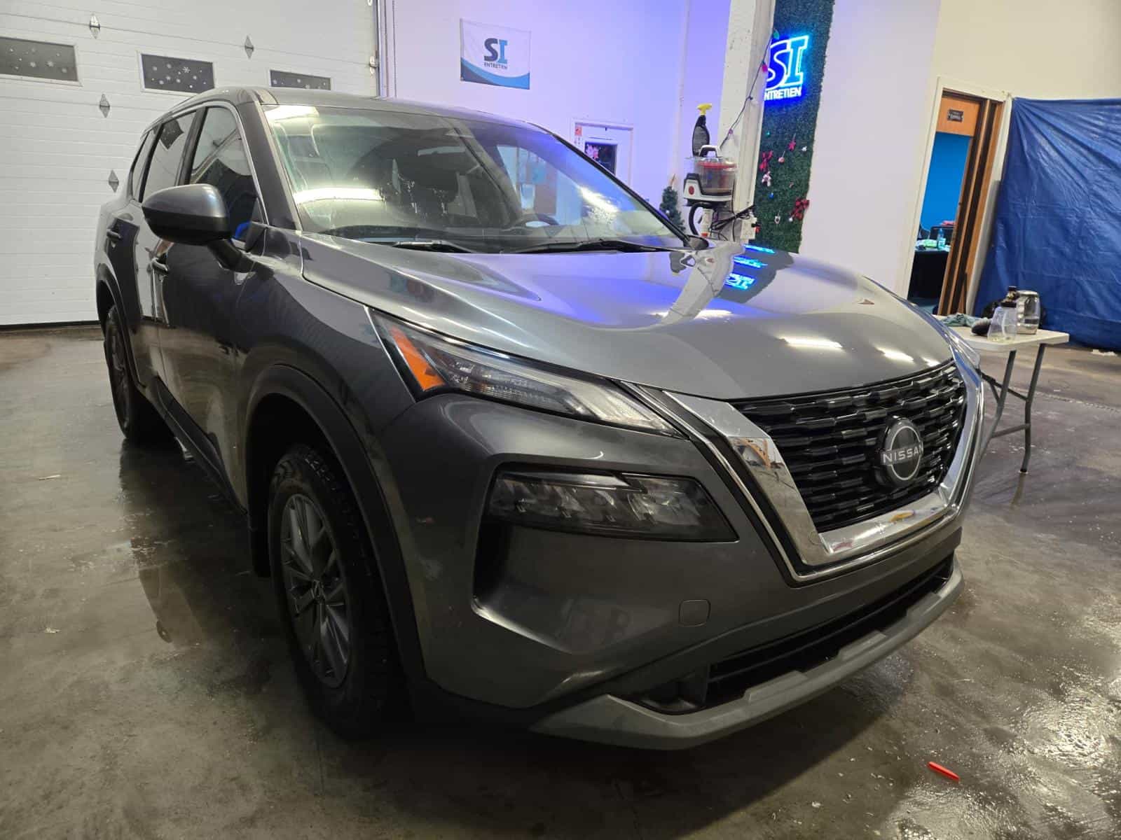 2023 Nissan Rogue S - Image 3