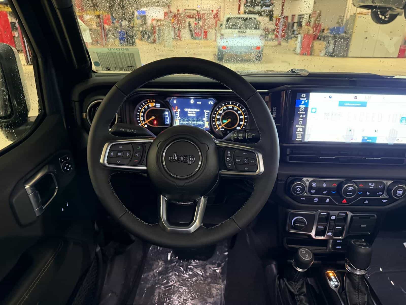 Image 8 Jeep Wrangler 4 Door Sahara 2026