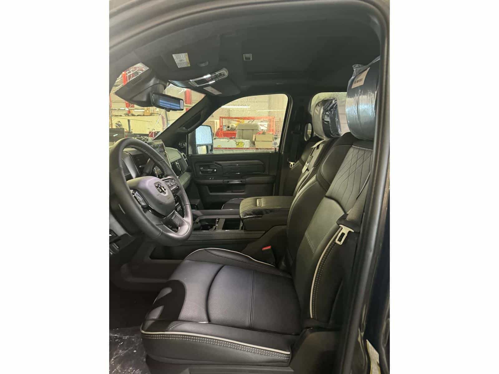 Image 3 RAM 2500 Limited 2026