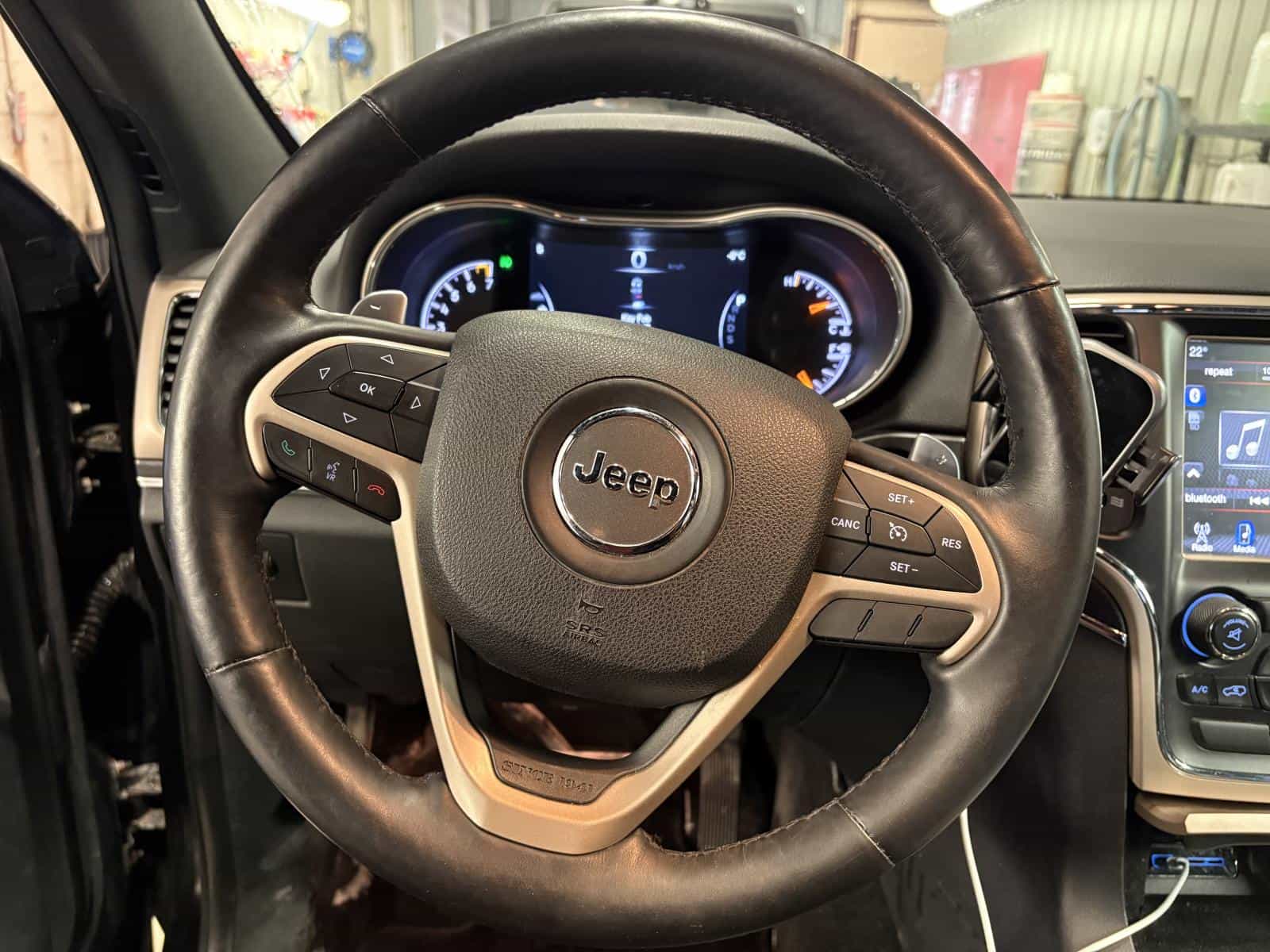 2015 Jeep Grand Cherokee Limited Limited - Image 9