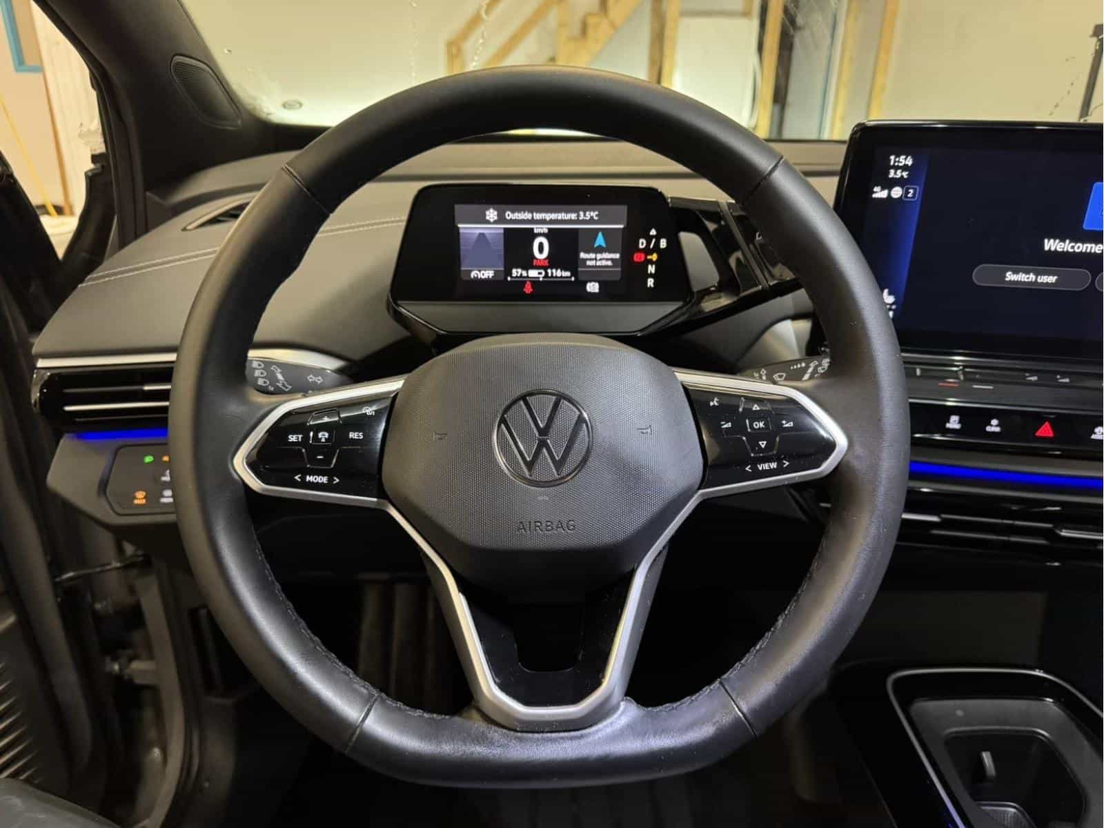 2023 Volkswagen ID.4 Pro - Image 9