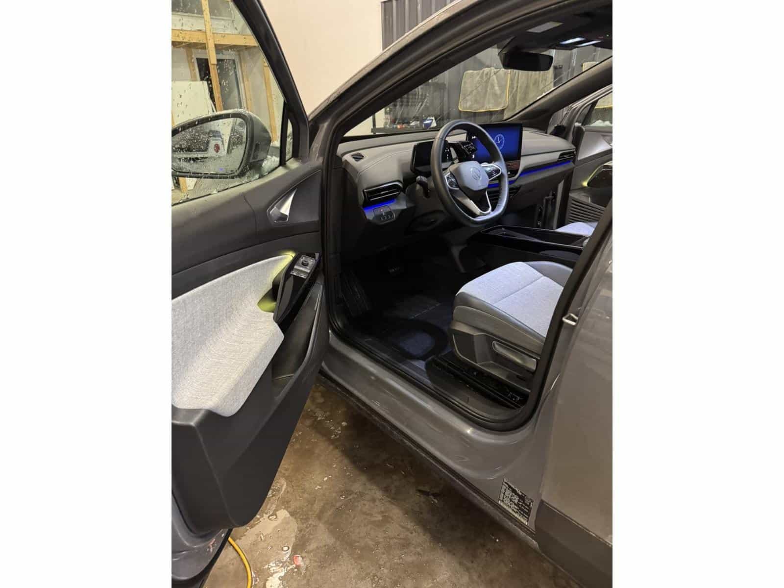 2023 Volkswagen ID.4 Pro - Image 8