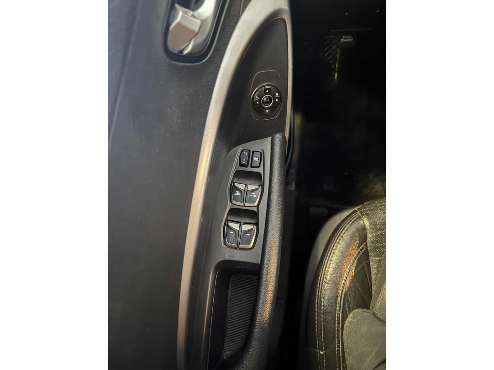 2016 Hyundai Santa Fe Sport Luxury - Image 10