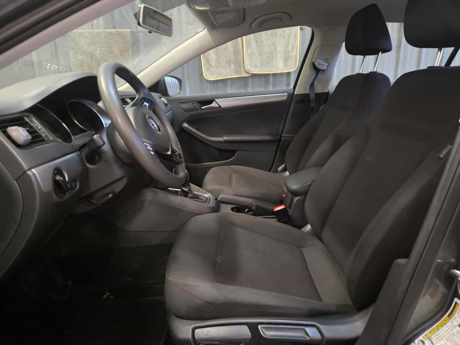 2017 Volkswagen Jetta Trendline + - Image 10