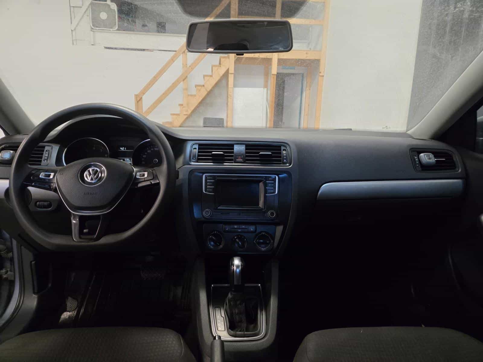 2017 Volkswagen Jetta Trendline + - Image 12