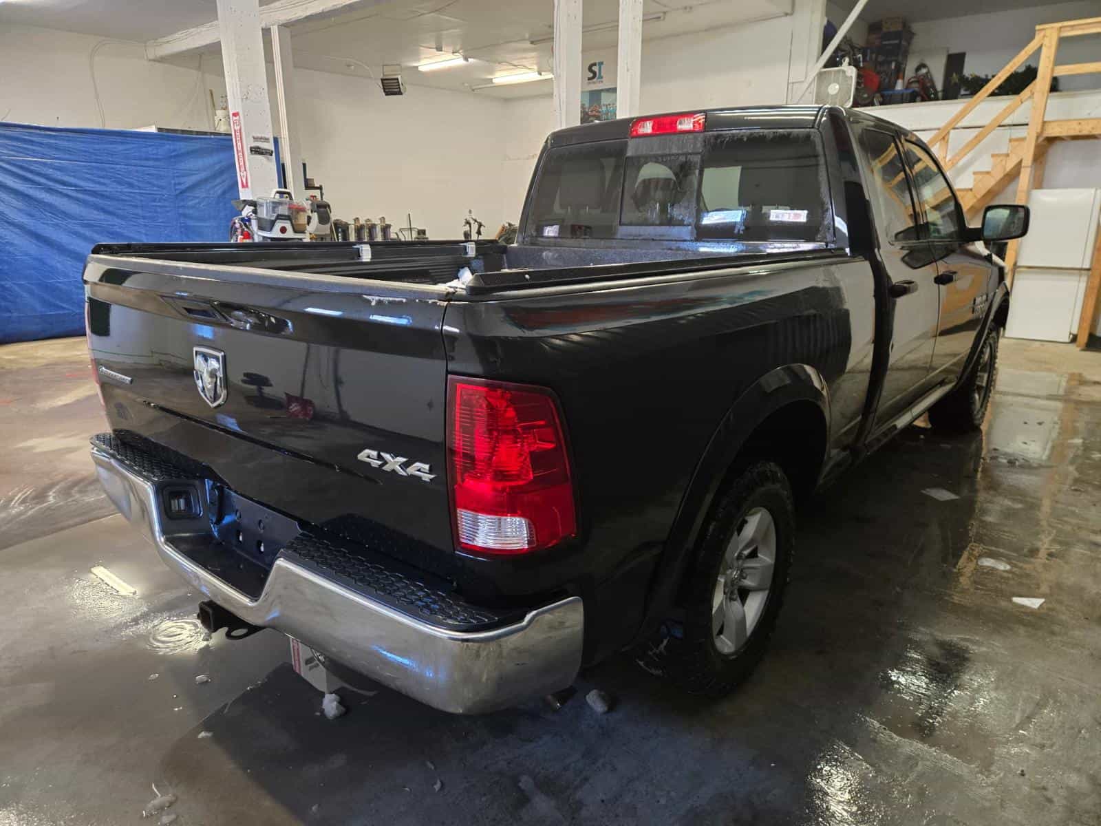 2017 RAM 1500 SLT Outdoorsman - Image 4