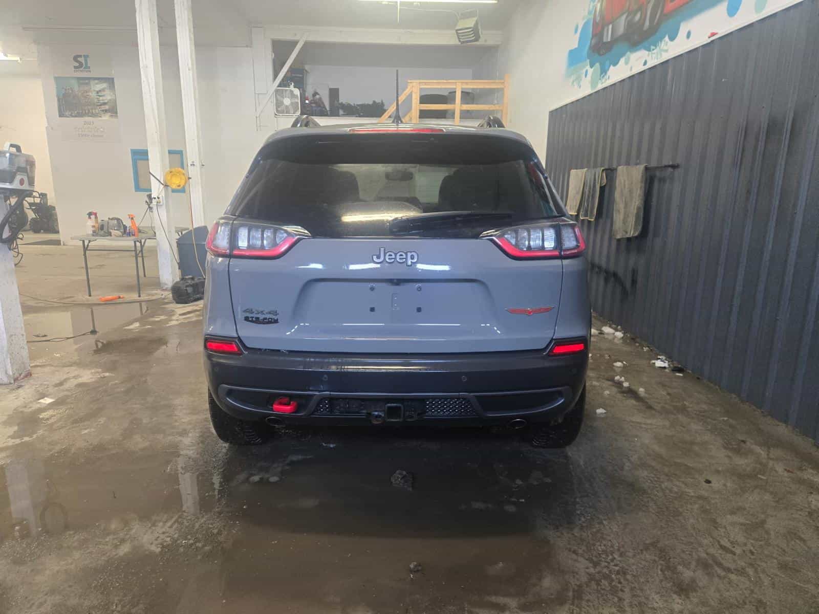 2022 Jeep Cherokee Trailhawk - Image 5