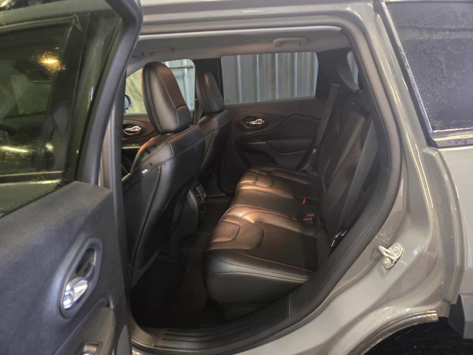 2022 Jeep CHEROKEE TRAILHAWK Trailhawk - Image 11