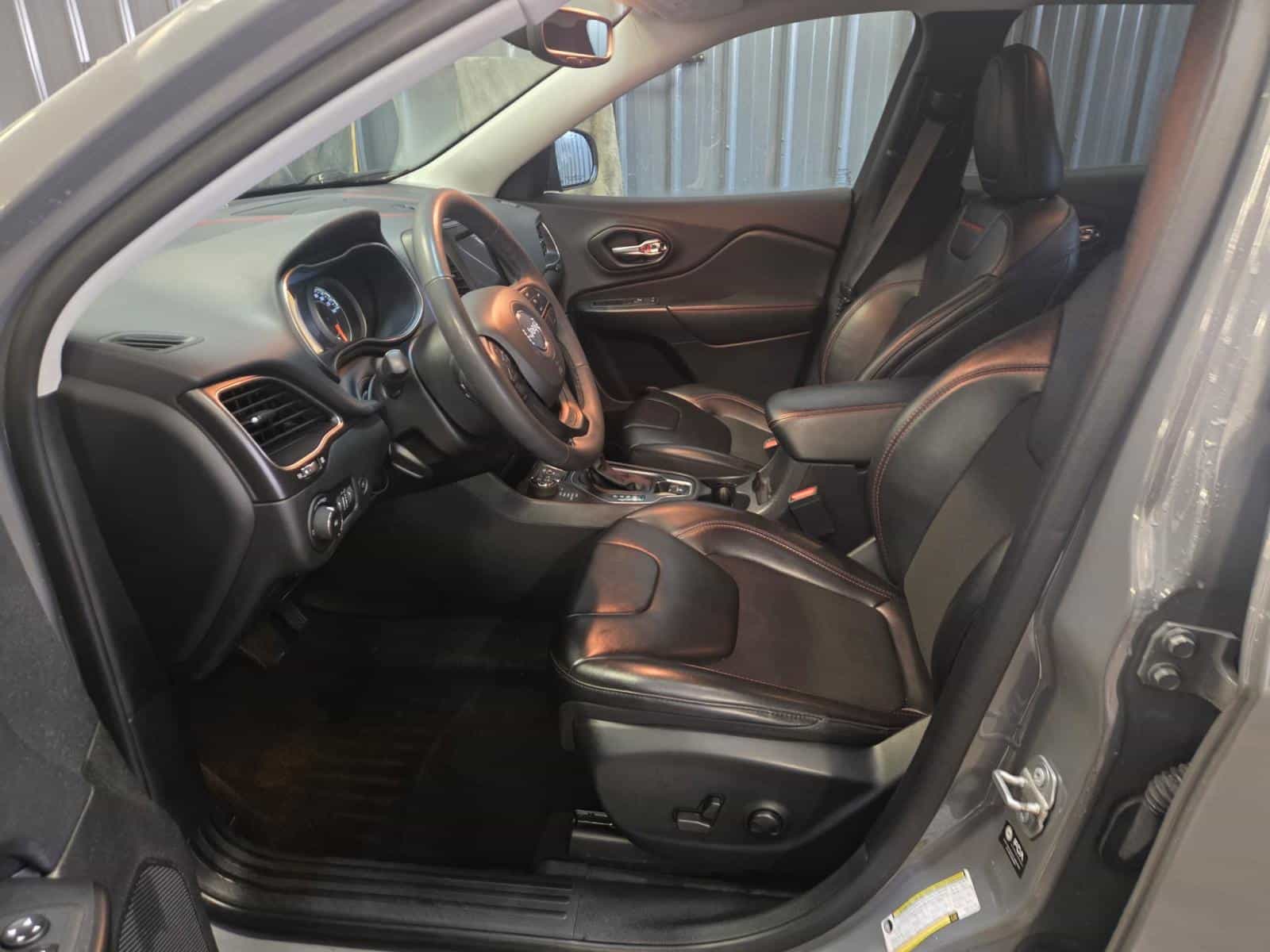 2022 Jeep CHEROKEE TRAILHAWK Trailhawk - Image 12