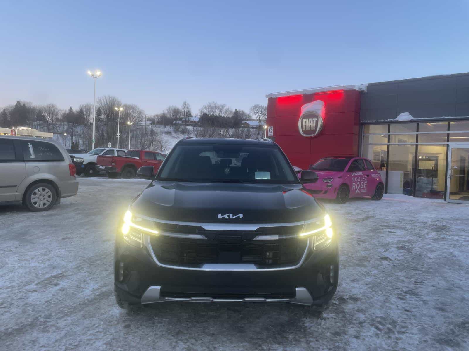 2024 Kia Seltos SX - Image 2