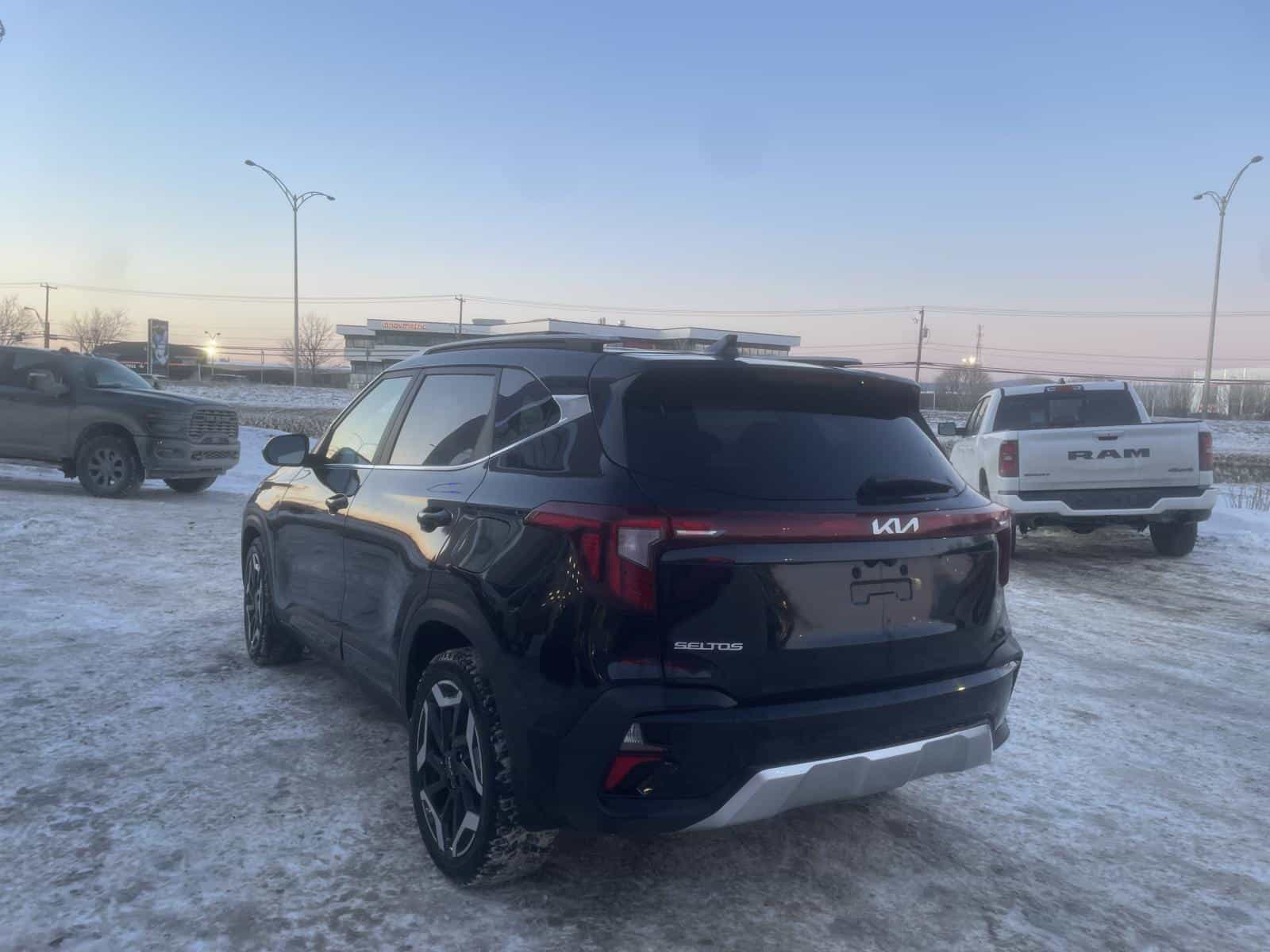 2024 Kia Seltos SX - Image 5