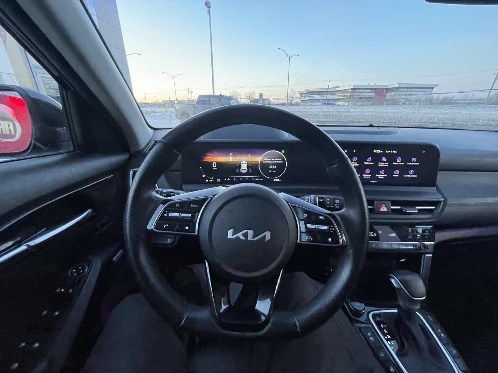 2024 Kia Seltos SX - Image 13