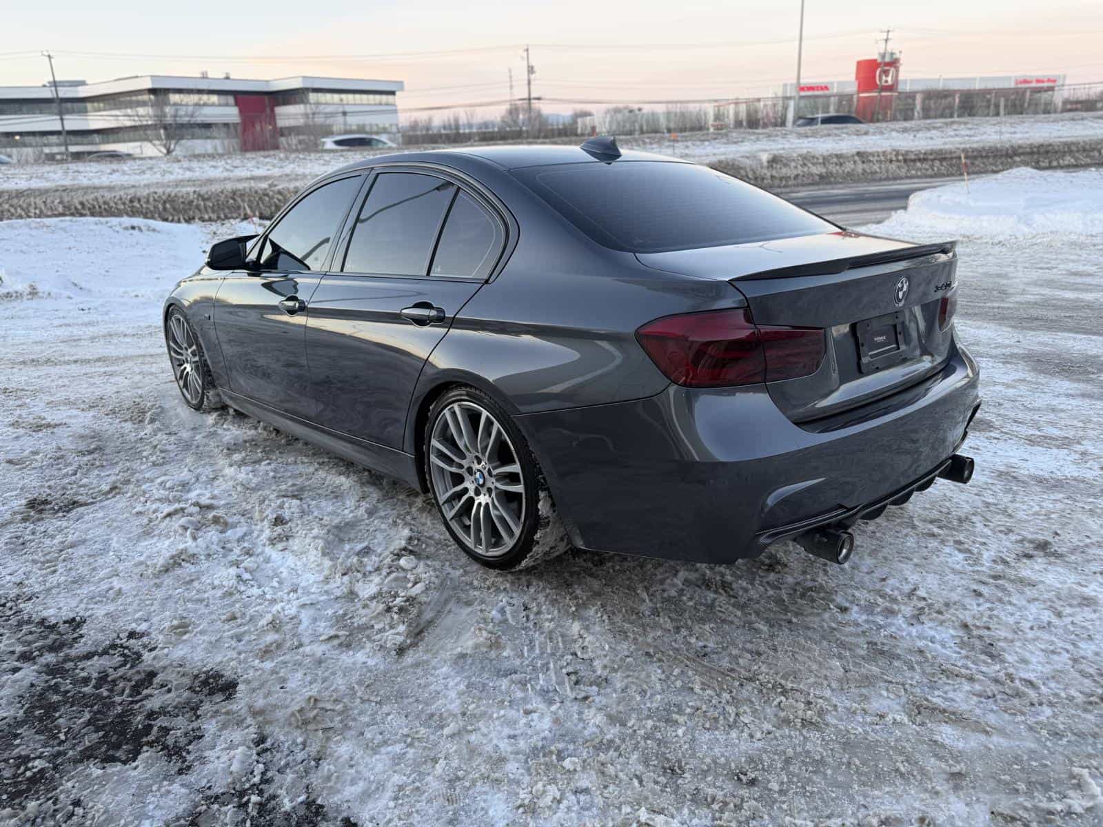 2017 BMW Série 3 340i xDrive - Image 7