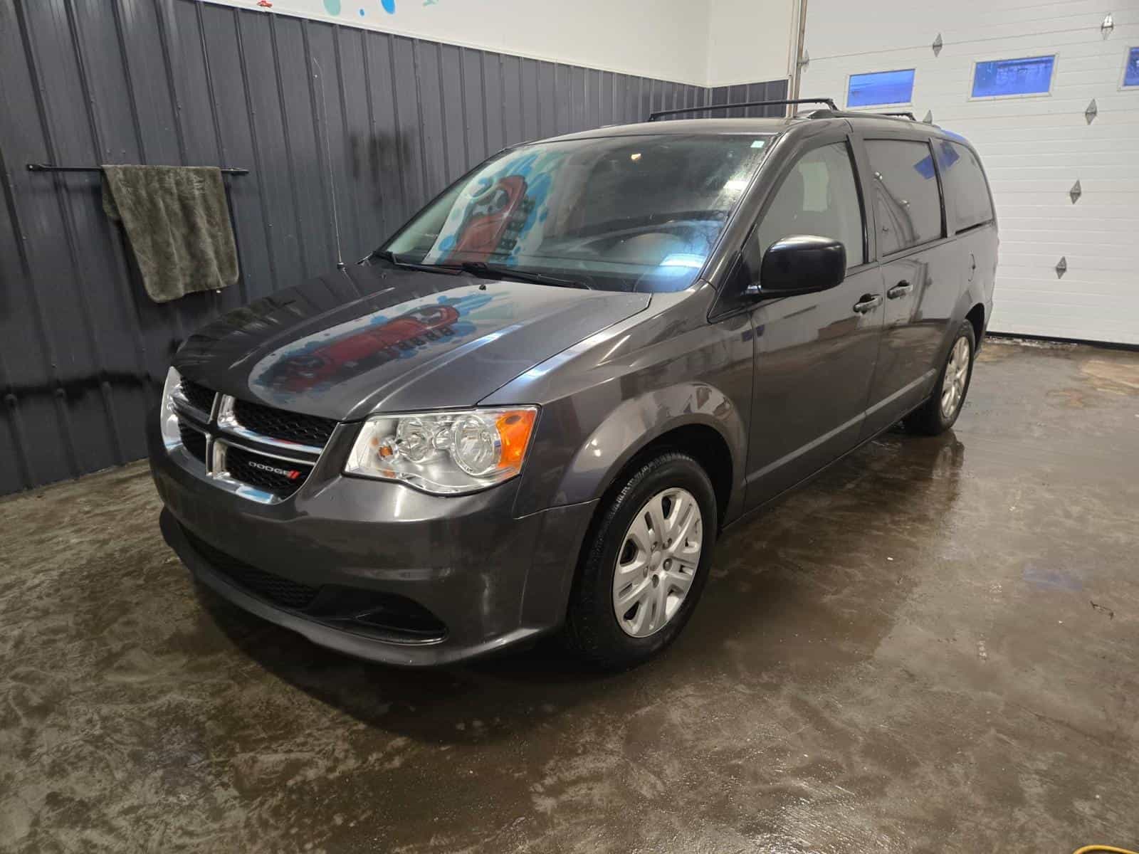 2019 Dodge GRAND CARAVAN SE SXT - Image 1