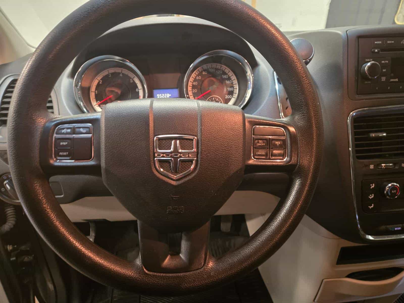 2019 Dodge Grand Caravan SXT - Image 14