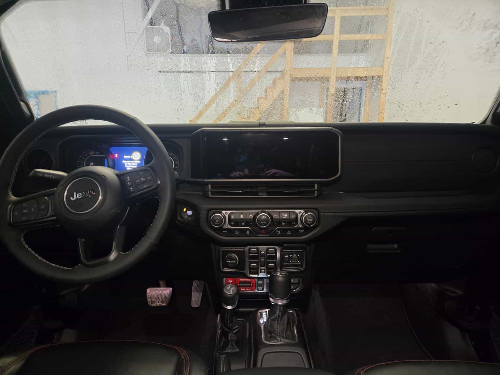 2025 Jeep Wrangler Rubicon X - Image 11