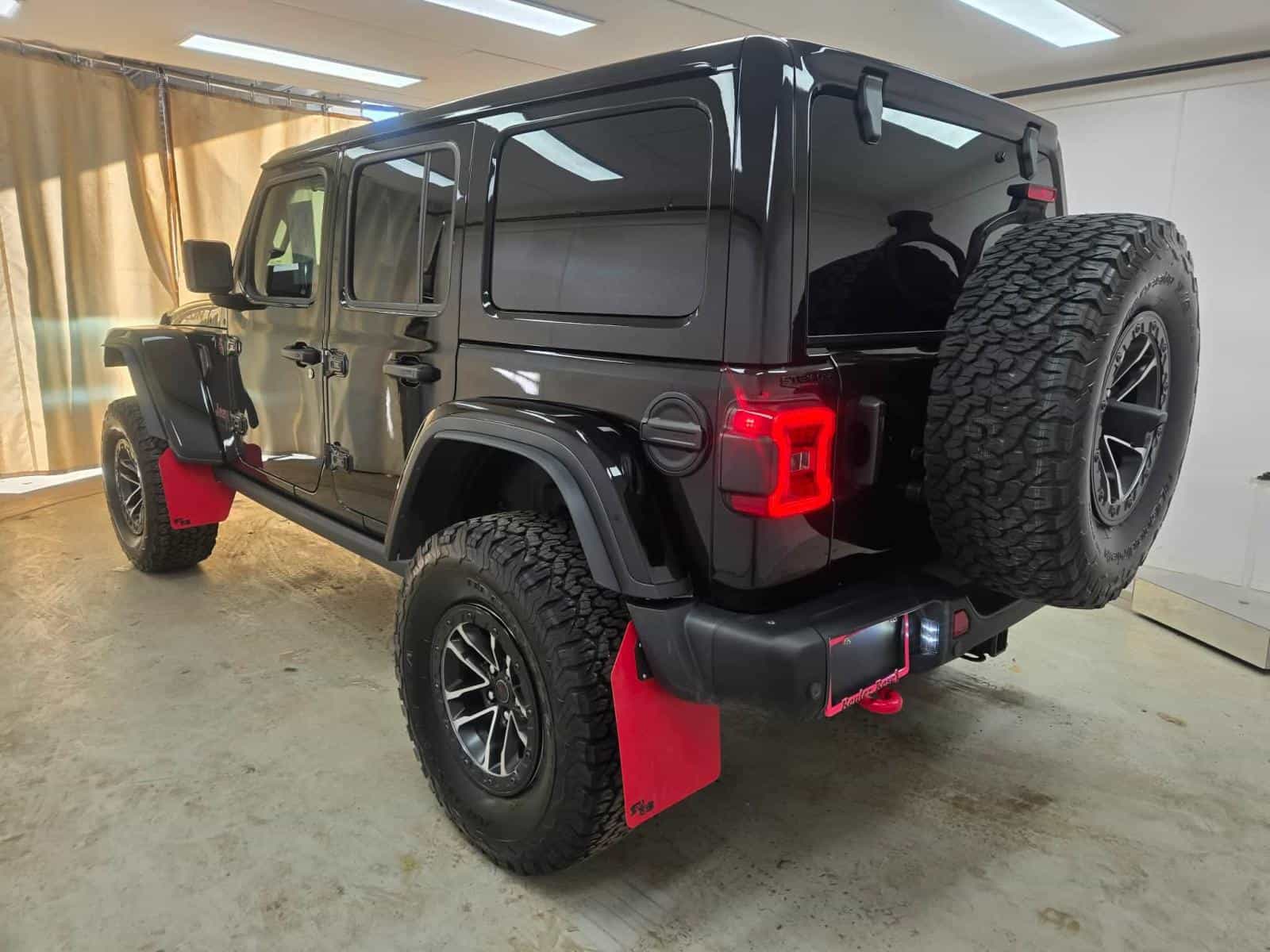 2025 Jeep Wrangler Rubicon X - Image 5