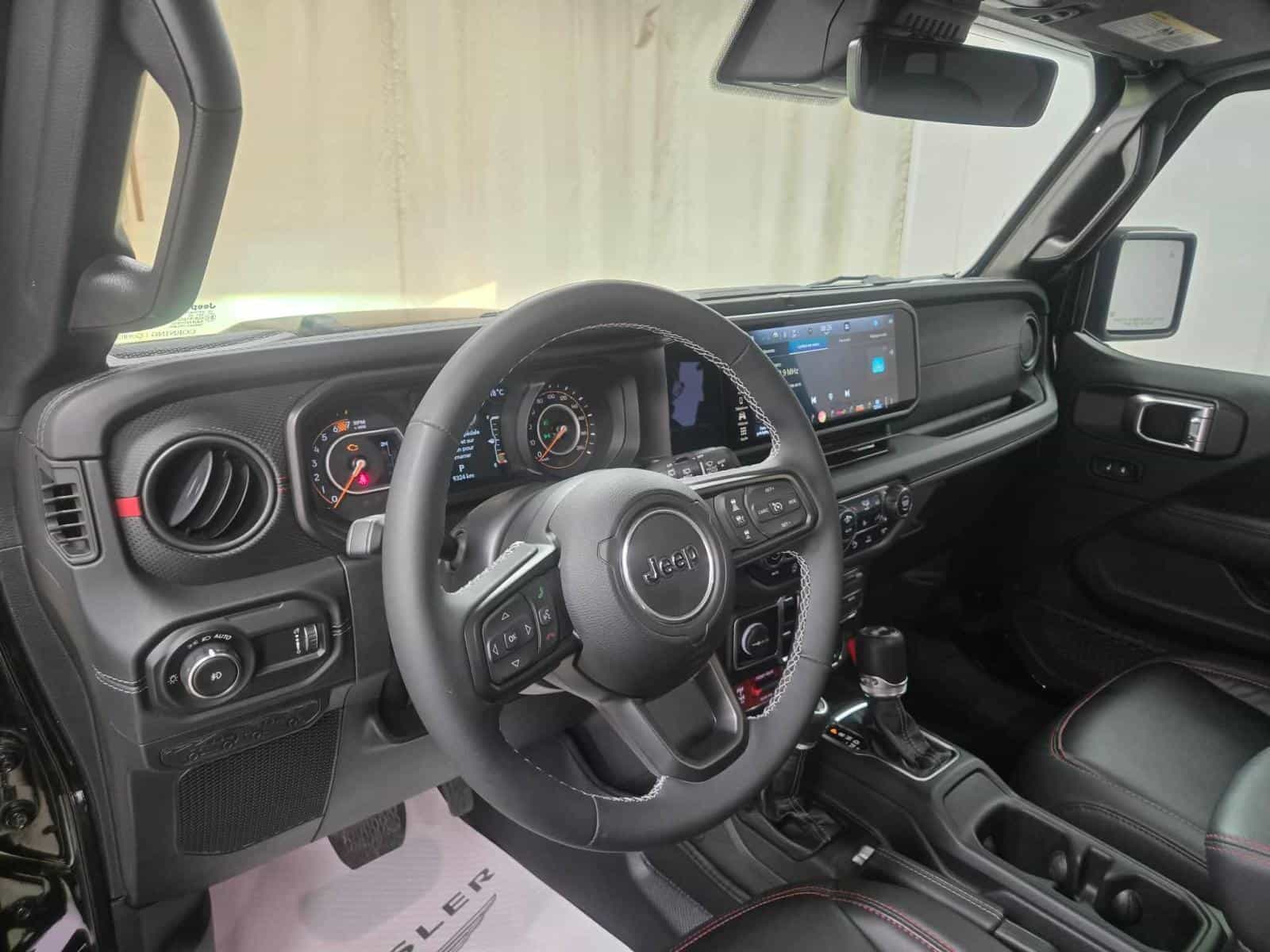 2025 Jeep Wrangler Rubicon X - Image 8