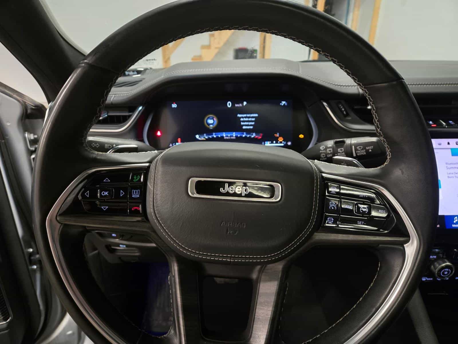 2022 Jeep Grand Cherokee Overland Overland - Image 14