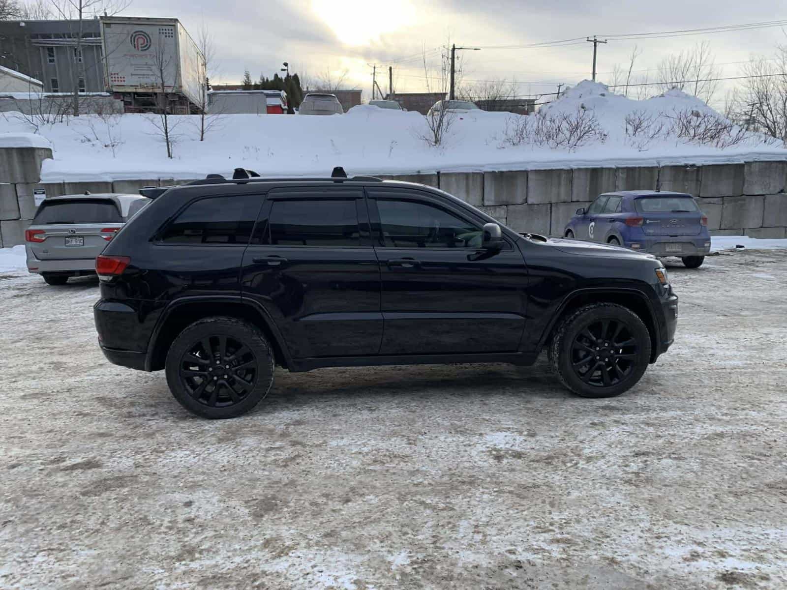 2018 Jeep Grand Cherokee Altitude IV - Image 7