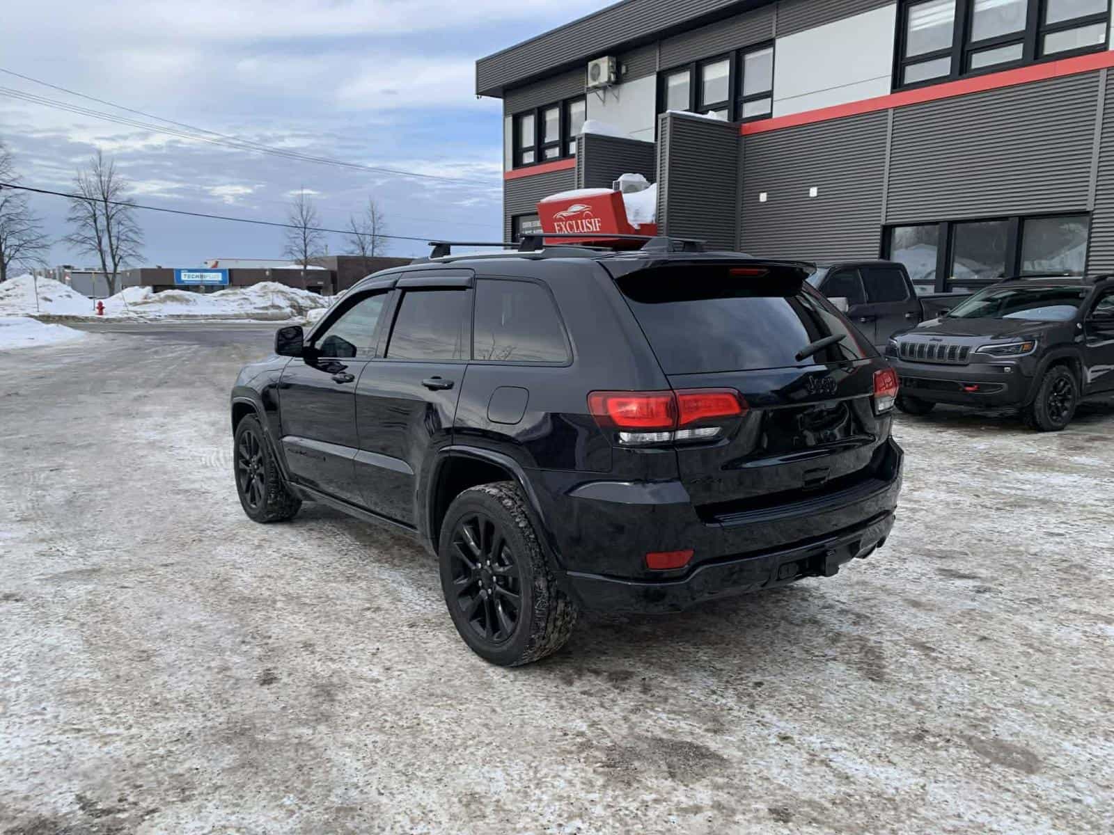 2018 Jeep Grand Cherokee Altitude IV - Image 6