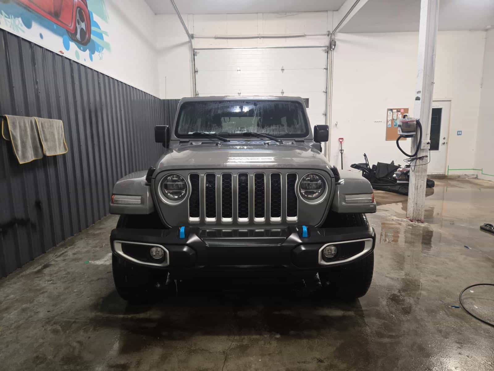 Image 2 Jeep Wrangler 4xe Unlimited Sahara 2022