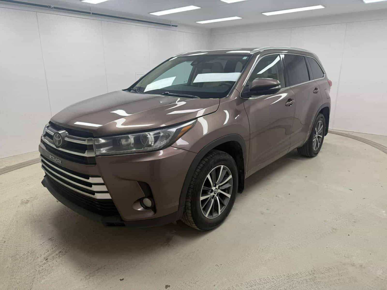 2018 Toyota Highlander XLE - Image 1