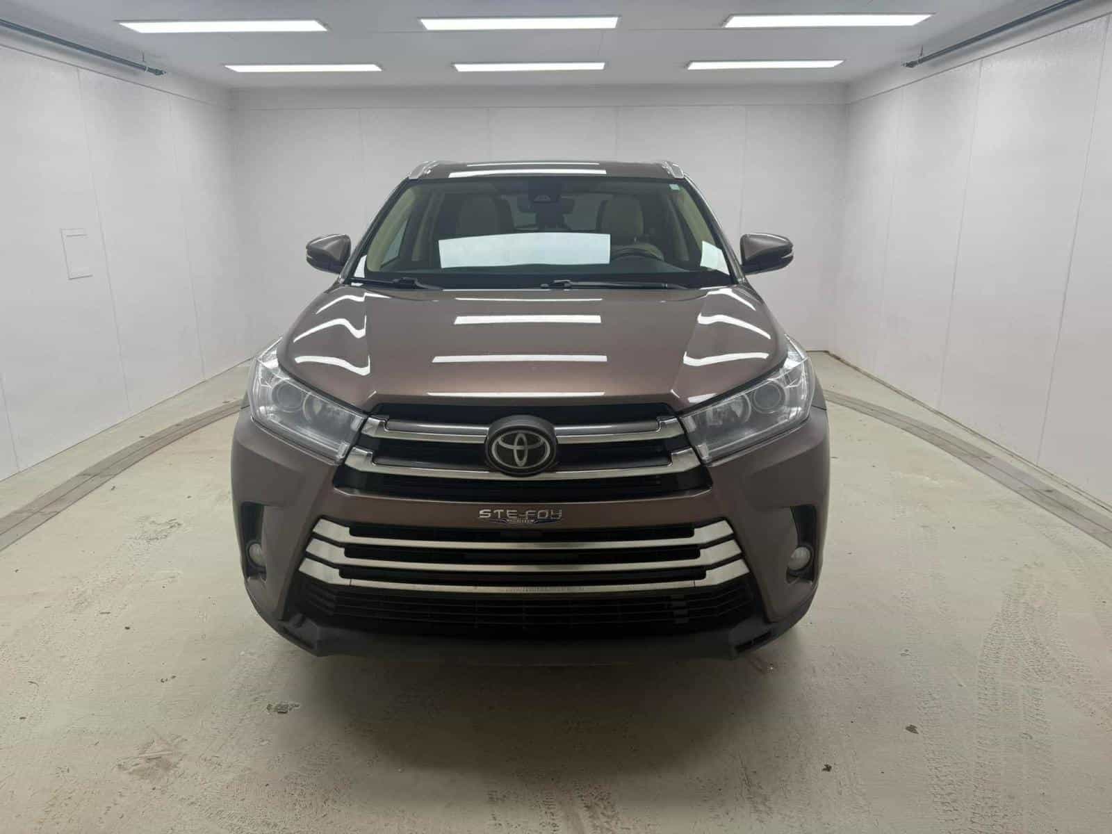 2018 Toyota Highlander XLE - Image 2