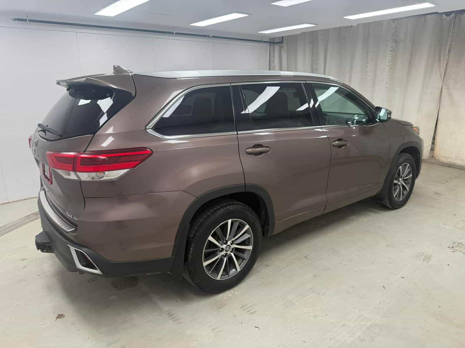 2018 Toyota Highlander XLE - Image 6