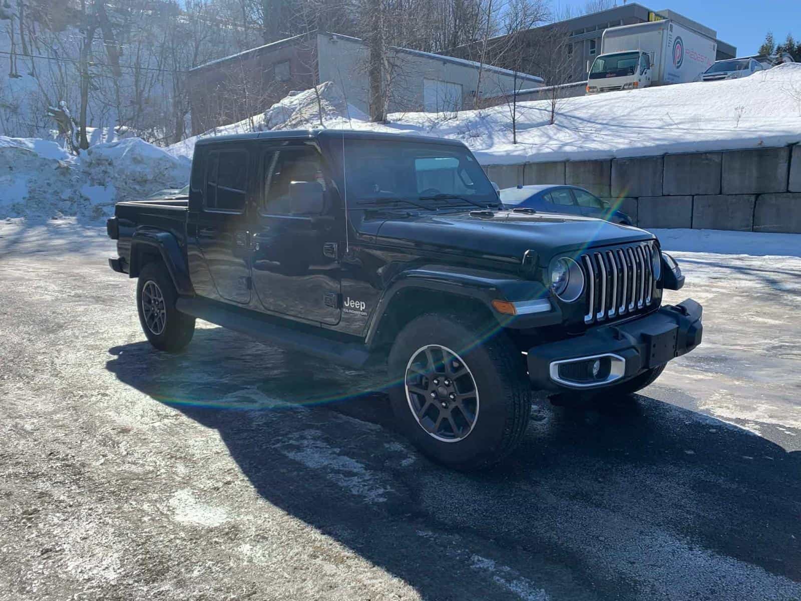 2022 Jeep Gladiator Overland - Image 3