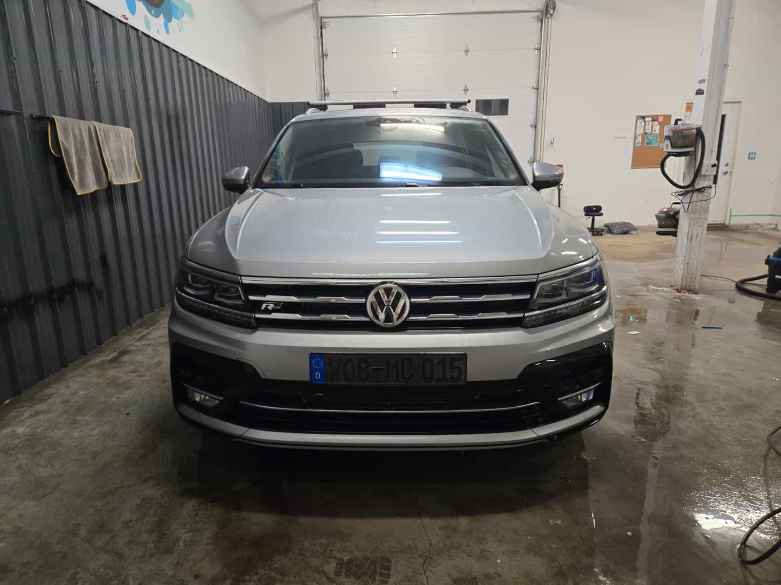 2020 Volkswagen Tiguan Highline - Image 2