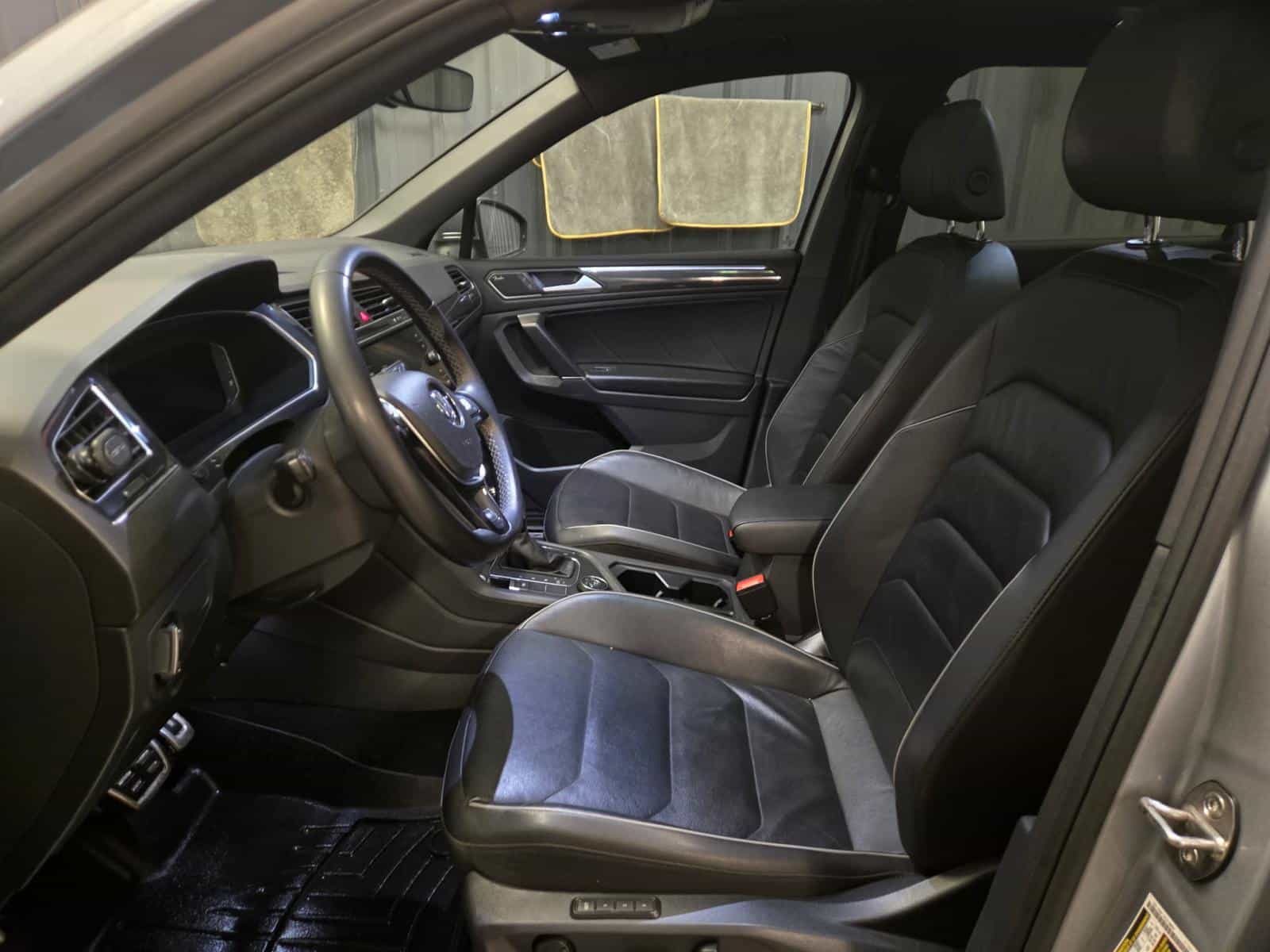 2020 Volkswagen Tiguan Highline - Image 11