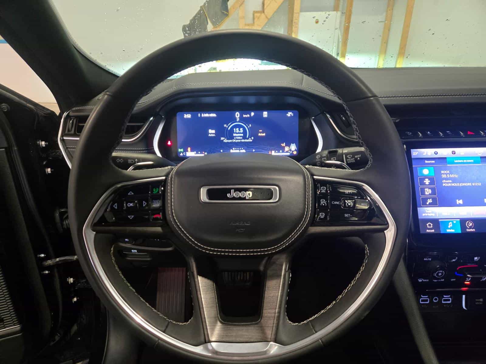 2023 Jeep Grand Cherokee Overland Overland - Image 15