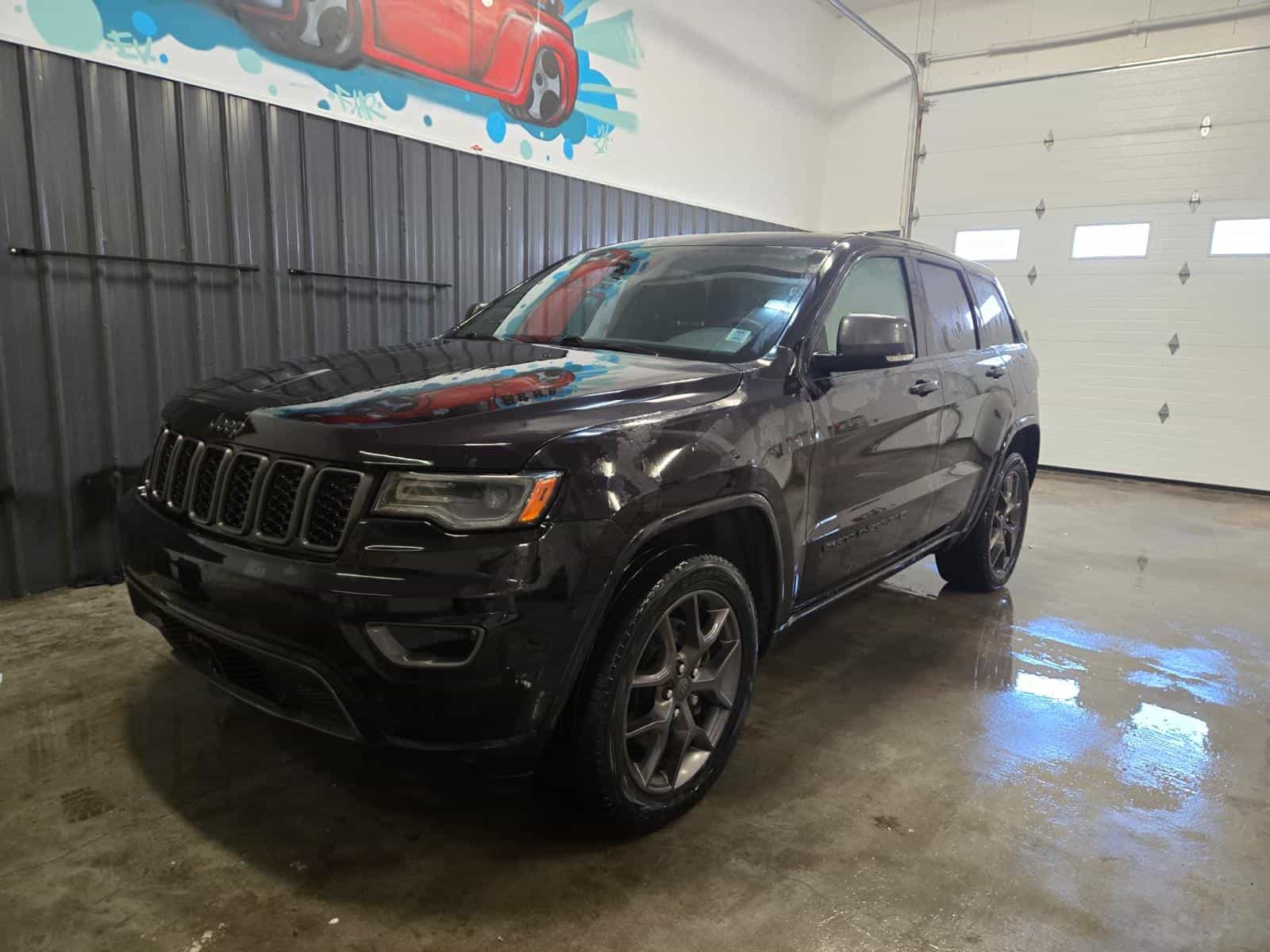 Image 1 Jeep Grand Cherokee Limited 80th Anniversary Edition 2021